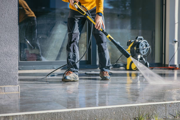 Best Garage Pressure Washing  in Winona, MS